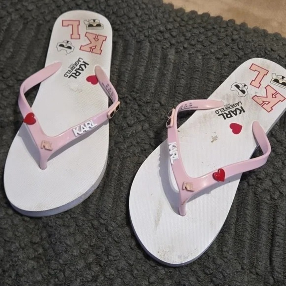 Karl Lagerfeld Paris Flip Flops Size 7‎